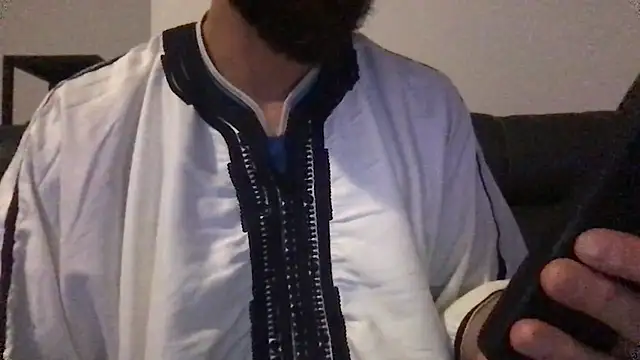 Snapshot of flambeur93 chatting on November 28, 7:16 pm flambeur93 online show from November 28, 7:16 pm