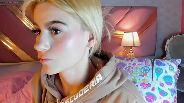 ChloeLaurentt online show from January 5, 5:27 pm