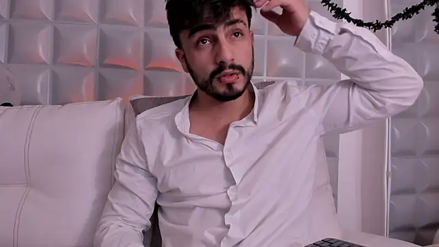 Jack Daniel   online show from October 23, 3:33 pm