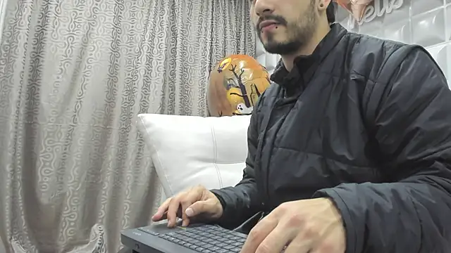 Jack Daniel   online show from October 27, 5:28 pm