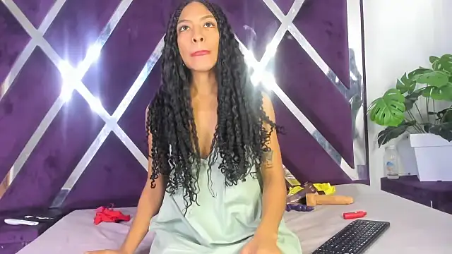 Snapshot of angelkyraasm chatting on November 4, 12:37 pm angelkyraasm online show from November 4, 12:37 pm