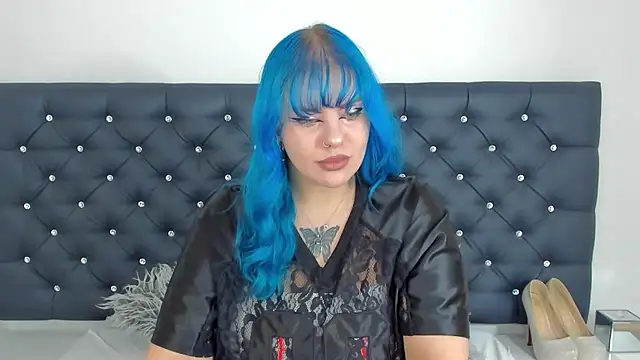 LunaWetPussy online show from January 8, 8:27 am