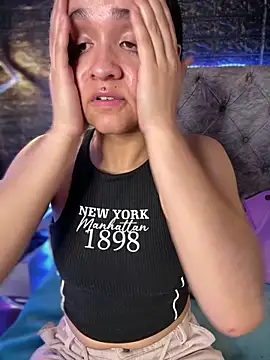 Snapshot of Isabella-Teen chatting on October 23, 2:11 am Isabella-Teen online show from October 23, 2:11 am