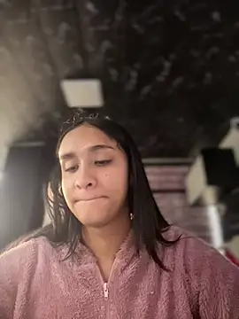 Snapshot of Isabella-Teen chatting on July 10, 12:41 pm Isabella-Teen online show from July 10, 12:41 pm