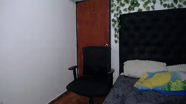 Snapshot of isabel_09 chatting on October 23, 3:33 pm isabel 09 online show from October 23, 3:33 pm