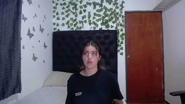 Snapshot of isabel_09 chatting on November 15, 3:19 pm isabel 09 online show from November 15, 3:19 pm