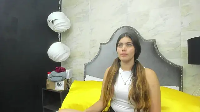 Snapshot of isabel_09 chatting on July 20, 6:43 pm isabel 09 online show from July 20, 6:43 pm