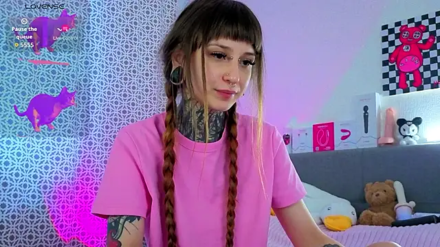 LilithPoison online show from March 6, 6:10 am