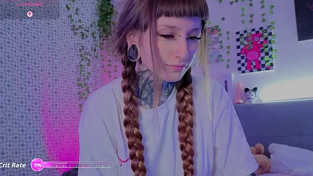 Snapshot of LilithPoison chatting on July 16, 9:10 pm LilithPoison online show from July 16, 9:10 pm