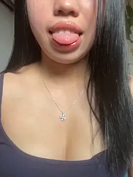Snapshot of Rose-babyx chatting on May 6, 3:02 am Rose-babyx online show from May 6, 3:02 am