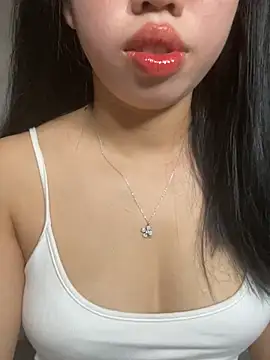 Snapshot of Rose-babyx chatting on June 3, 2:47 am Rose-babyx online show from June 3, 2:47 am