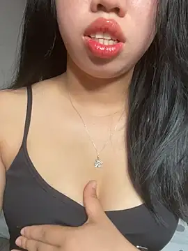 Snapshot of Rose-babyx chatting on June 4, 2:28 am Rose-babyx online show from June 4, 2:28 am