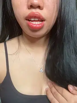 Snapshot of Rose-babyx chatting on June 10, 2:23 am Rose-babyx online show from June 10, 2:23 am