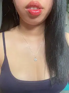 Snapshot of Rose-babyx chatting on June 19, 3:00 am Rose-babyx online show from June 19, 3:00 am