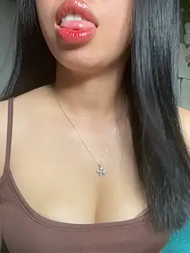Snapshot of Rose-babyx chatting on June 23, 2:31 am Rose-babyx online show from June 23, 2:31 am