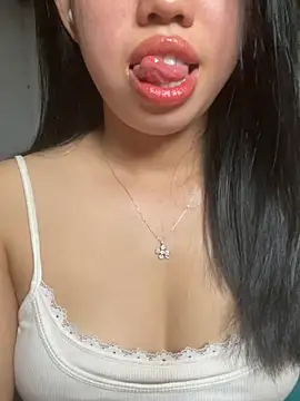 Snapshot of Rose-babyx chatting on June 24, 2:21 am Rose-babyx online show from June 24, 2:21 am
