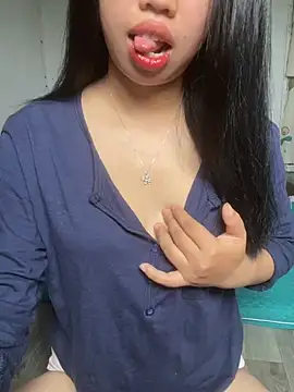 Snapshot of Rose-babyx chatting on July 23, 2:53 am Rose-babyx online show from July 23, 2:53 am