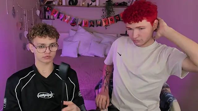 Snapshot of NathanCurl chatting on October 29, 10:39 am NathanCurl online show from October 29, 10:39 am