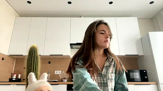 Snapshot of FavorLeila chatting on September 20, 9:10 am FavorLeila online show from September 20, 9:10 am