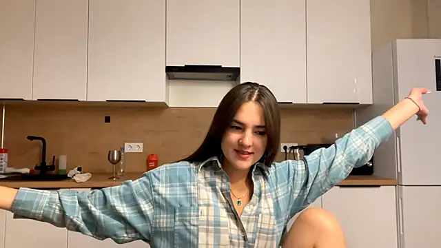 Snapshot of FavorLeila chatting on October 3, 2:14 pm FavorLeila online show from October 3, 2:14 pm