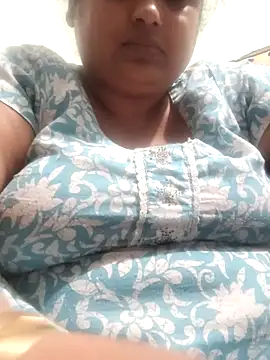 Snapshot of Mmm143 chatting on July 6, 7:38 pm Mmm143 online show from July 6, 7:38 pm