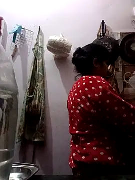 Snapshot of aliya-jaan71 chatting on December 16, 4:45 pm aliya-jaan71 online show from December 16, 4:45 pm