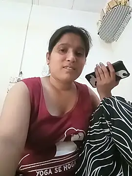 Snapshot of aliya-jaan71 chatting on July 18, 9:13 am aliya-jaan71 online show from July 18, 9:13 am