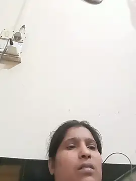 Snapshot of aliya-jaan71 chatting on July 19, 9:46 am aliya-jaan71 online show from July 19, 9:46 am