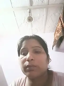 Snapshot of aliya-jaan71 chatting on August 5, 6:55 pm aliya-jaan71 online show from August 5, 6:55 pm