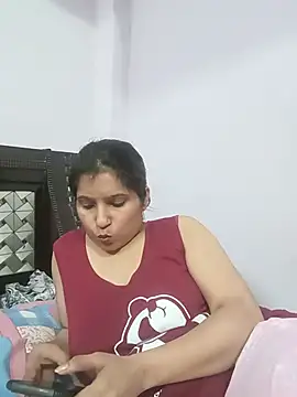 Snapshot of aliya-jaan71 chatting on August 6, 4:20 pm aliya-jaan71 online show from August 6, 4:20 pm