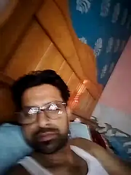 Snapshot of mohsin99272 chatting on October 16, 7:20 am mohsin99272 online show from October 16, 7:20 am