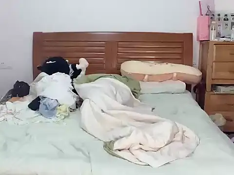 Snapshot of Akong11 chatting on September 19, 9:22 am Akong11 online show from September 19, 9:22 am