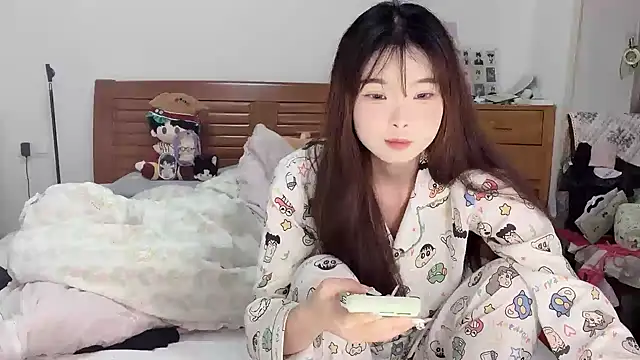 Snapshot of Akong11 chatting on October 4, 6:39 pm Akong11 online show from October 4, 6:39 pm