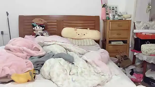 Snapshot of Akong11 chatting on October 22, 4:40 pm Akong11 online show from October 22, 4:40 pm