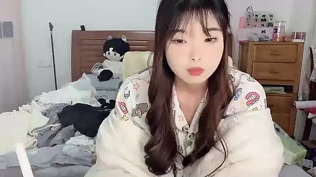 Snapshot of Akong11 chatting on November 24, 2:39 pm Akong11 online show from November 24, 2:39 pm