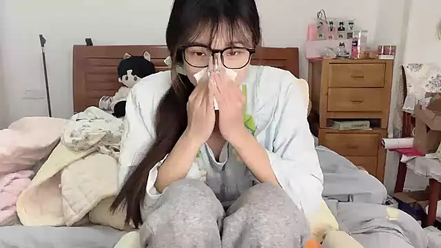 Snapshot of Akong11 chatting on November 27, 4:47 am Akong11 online show from November 27, 4:47 am