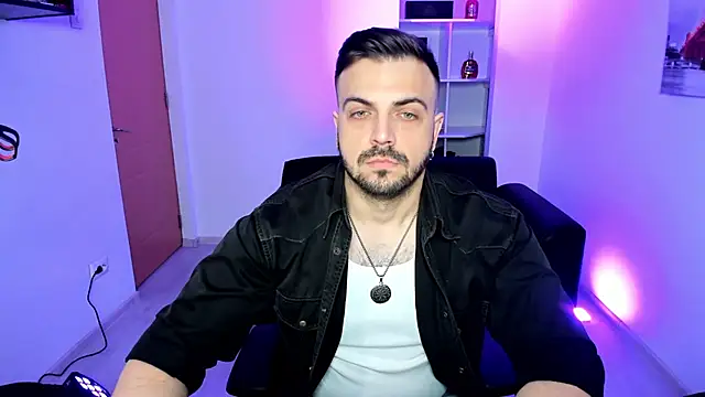 Snapshot of Jace_Thorne chatting on November 19, 5:18 am Jace Thorne online show from November 19, 5:18 am