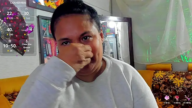 Snapshot of Girl_luna_ chatting on October 11, 5:33 pm Girl luna online show from October 11, 5:33 pm