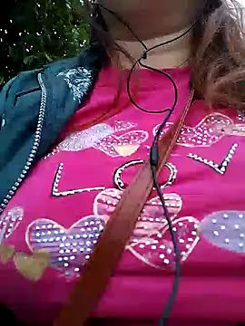 Snapshot of Flacara100 chatting on September 25, 9:13 am Flacara100 online show from September 25, 9:13 am