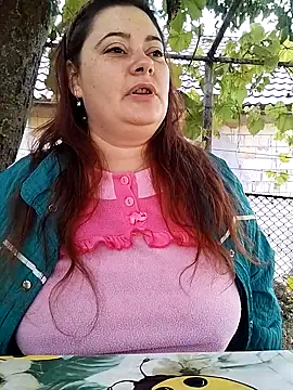 Snapshot of Flacara100 chatting on October 15, 7:08 am Flacara100 online show from October 15, 7:08 am