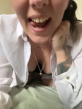 Snapshot of anonyme_hot47 chatting on November 23, 1:11 pm anonyme hot47 online show from November 23, 1:11 pm