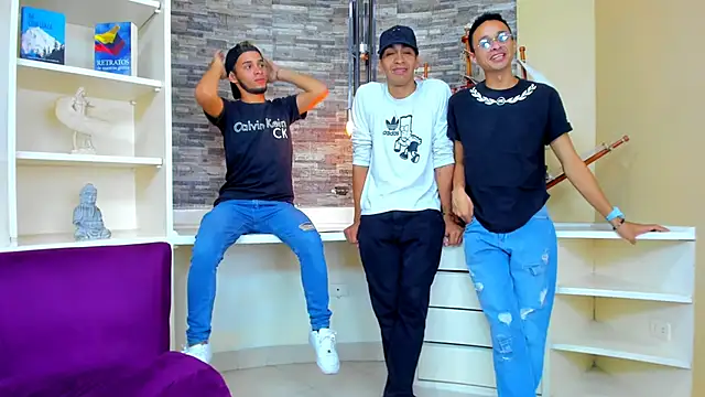 Juicy Creww online show from September 15, 12:27 pm