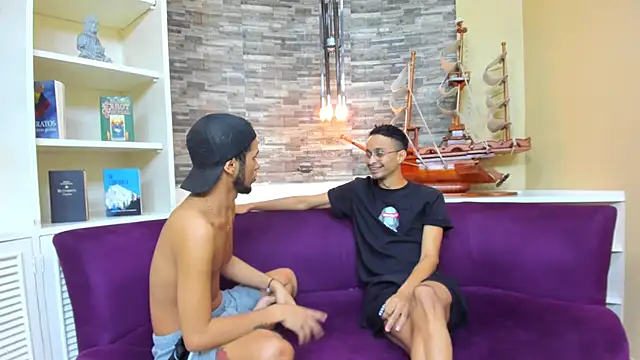 Juicy Creww online show from October 6, 10:02 am