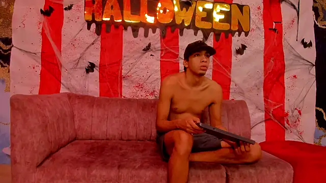 Juicy Creww online show from October 24, 8:55 am