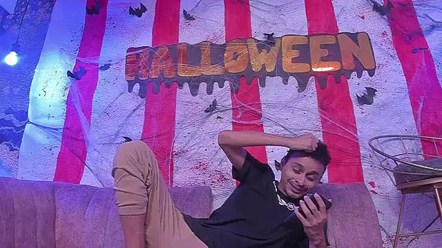 Juicy Creww online show from October 26, 9:04 am