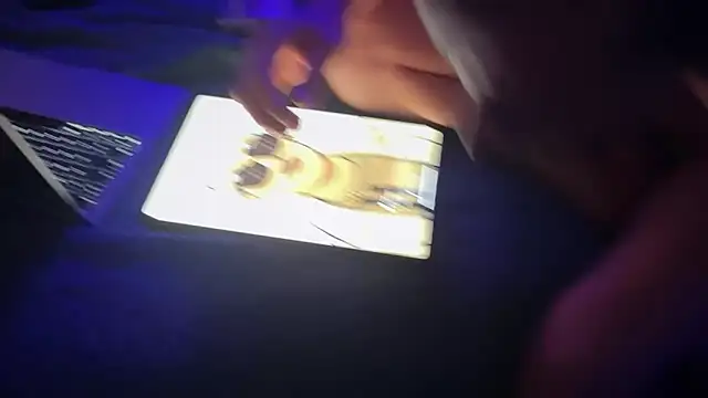 Snapshot of Pedroomp chatting on October 30, 8:53 pm Pedroomp online show from October 30, 8:53 pm