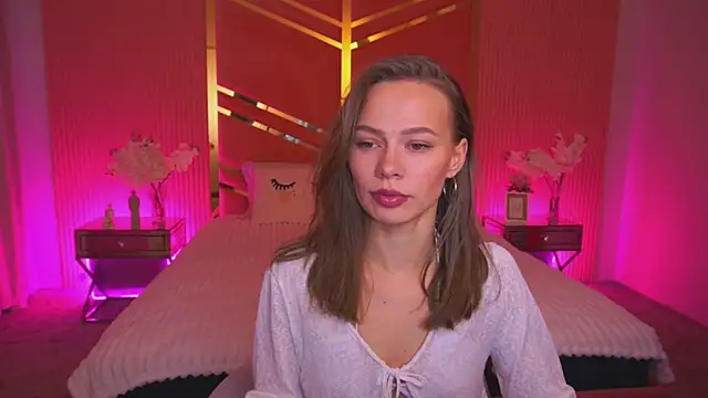 Snapshot of ShyySiren chatting on October 26, 8:31 am ShyySiren online show from October 26, 8:31 am