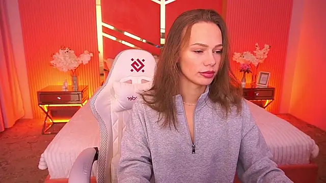 Snapshot of ShyySiren chatting on November 15, 8:22 am ShyySiren online show from November 15, 8:22 am