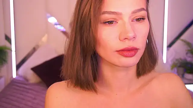 Snapshot of ShyySiren chatting on December 2, 9:03 am ShyySiren online show from December 2, 9:03 am