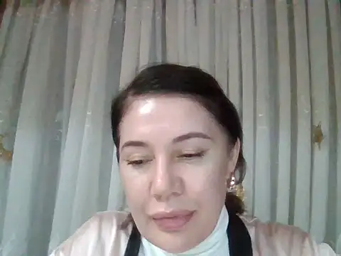 Snapshot of Lomivah chatting on November 13, 7:13 pm Lomivah online show from November 13, 7:13 pm